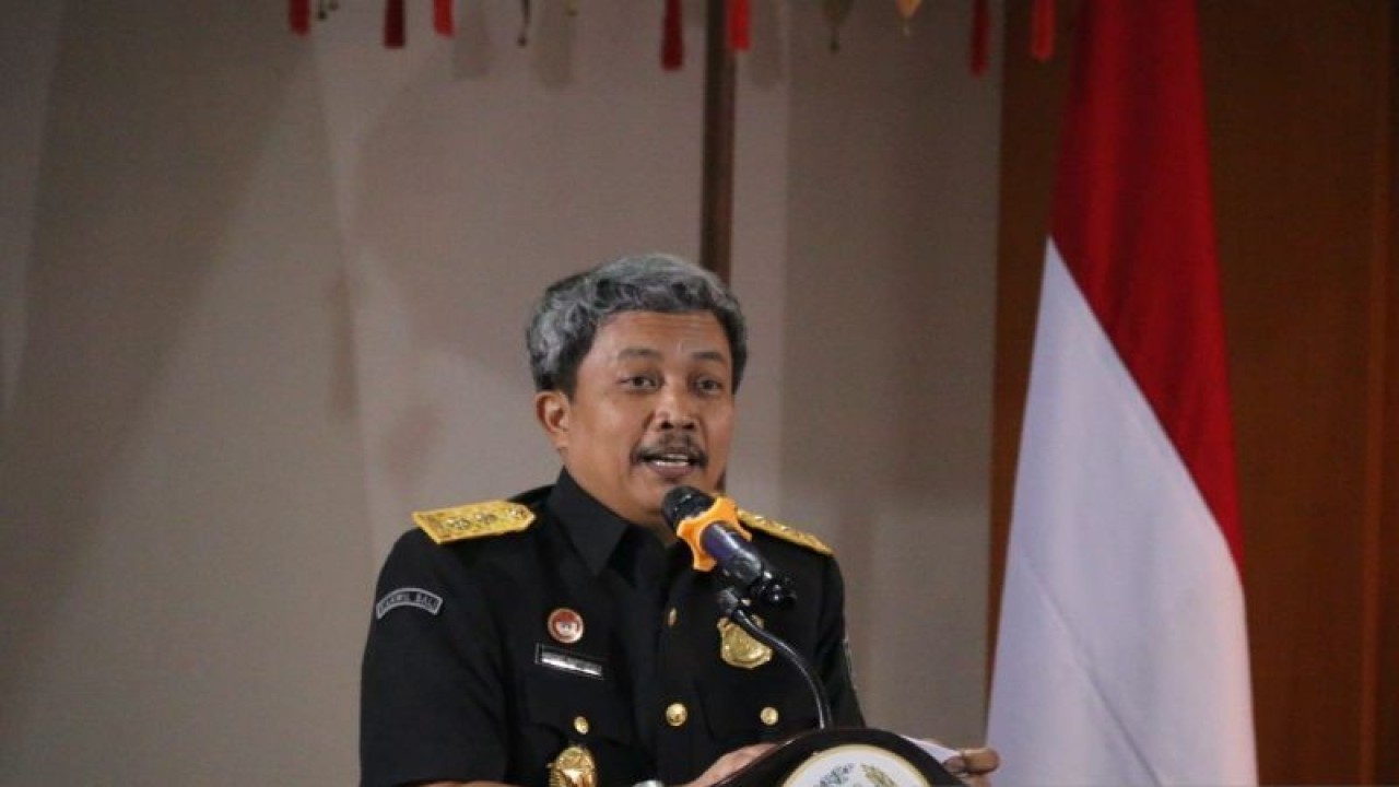 Kepala Kantor Wilayah Kementerian Hukum dan HAM Bali Anggiat Napitupulu memberikan sambutan pada serah terima jabatan pimpinan Imigrasi Ngurah Rai di Denpasar, Bali, Senin (2/10/2023) ANTARA/HO-Kemenkumham Bali