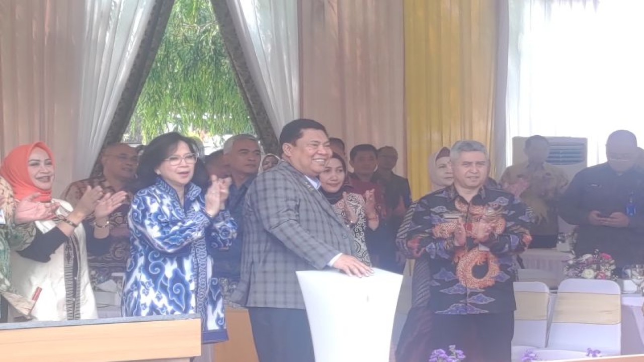 Kepala BNN Komjen Pol Petrus Reinhard Golose (tengah saat meresmikan apartemen BNN di Duren Tiga, Pancoran, Jakarta Selatan pada Selasa (31/10/2023). ANTARA/Hendri Sukma Indrawan