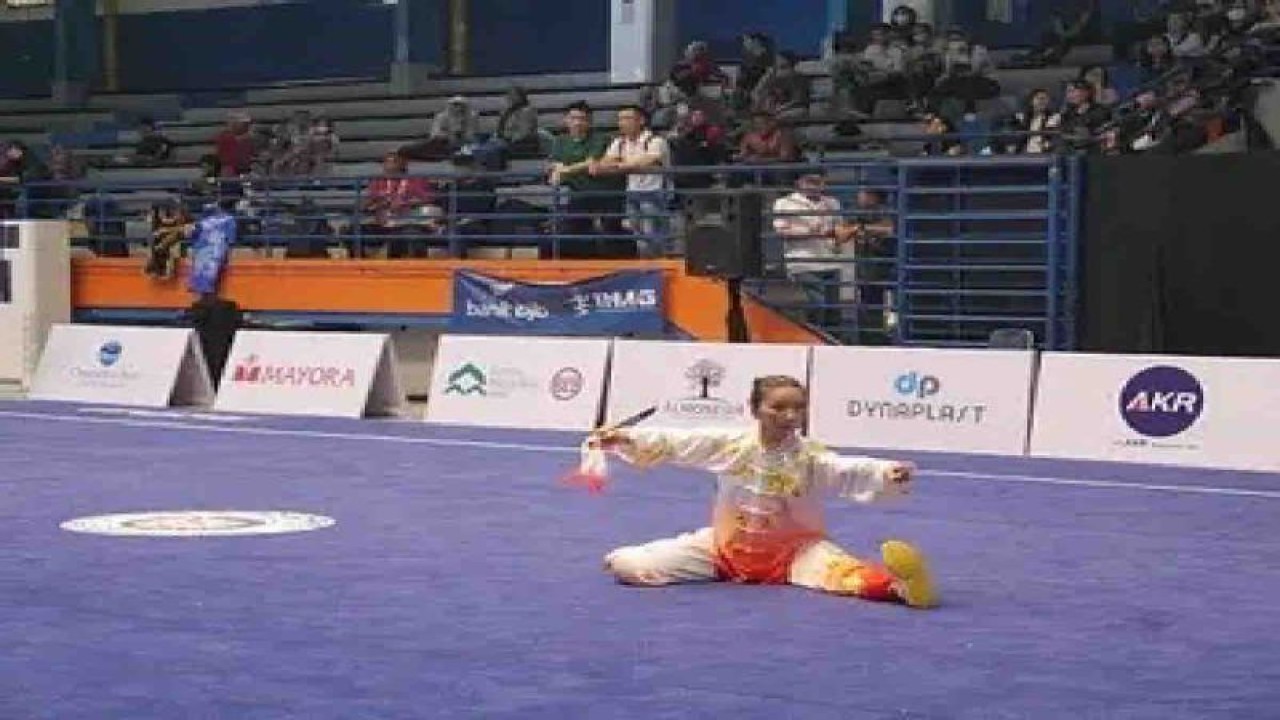 Penampilan atlet wushu pada ajang Indonesian Martial Arts Games (IMAG) 2023 yang digelar di GOR Pajajaran Kota Bogor, Minggu (22/10/2023). ANTARA/HO-KONI Pusat