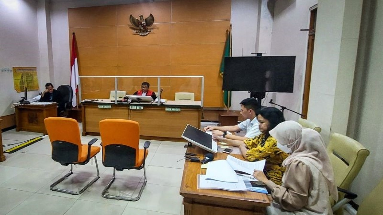 Sidang prapradilan Karen Agustiawan kasus korupsi pengadaan gas alam cair atau "liquefied natural gas" (LNG) di Pengadilan Negeri Jakarta Selatan, Kamis (26/10/2023). ANTARA/Erlangga Bregas Prakoso