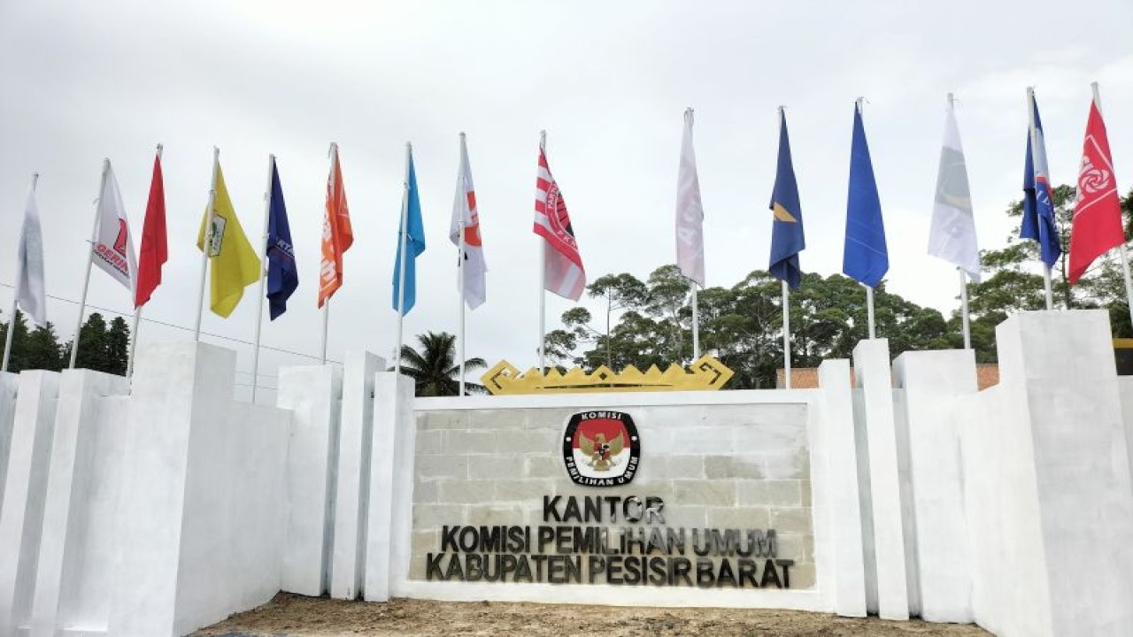 Kantor KPU kabupaten Pesisir Barat Lampung. ANTARA/Riadi Gunawan