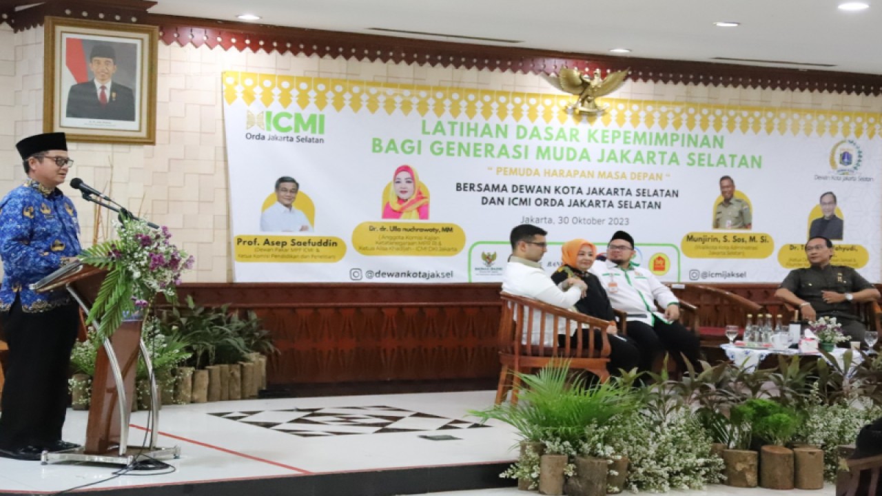 Dewan Kota Jakarta Selatan menggelar Latihan Dasar Kepemimpinan (LDK) di Ruang Rapat Gelatik Utama Kantor Wali Kota Administrasi Jakarta Selatan, Senin (30/10/2023). Tujuannya untuk memperkuat karakter kepribadian generasi muda. (ANTARA/HO-Pemkot Jaksel)