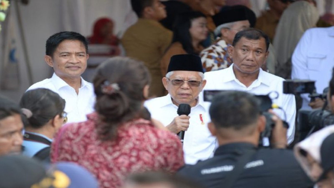 Wakil Presiden Ma'ruf Amin meminjau posyandu di Kabupaten Langkat, Sumatera Utara, Kamis (19/10/2023). (ANTARA/HO-Humas Pemprov Sumut)