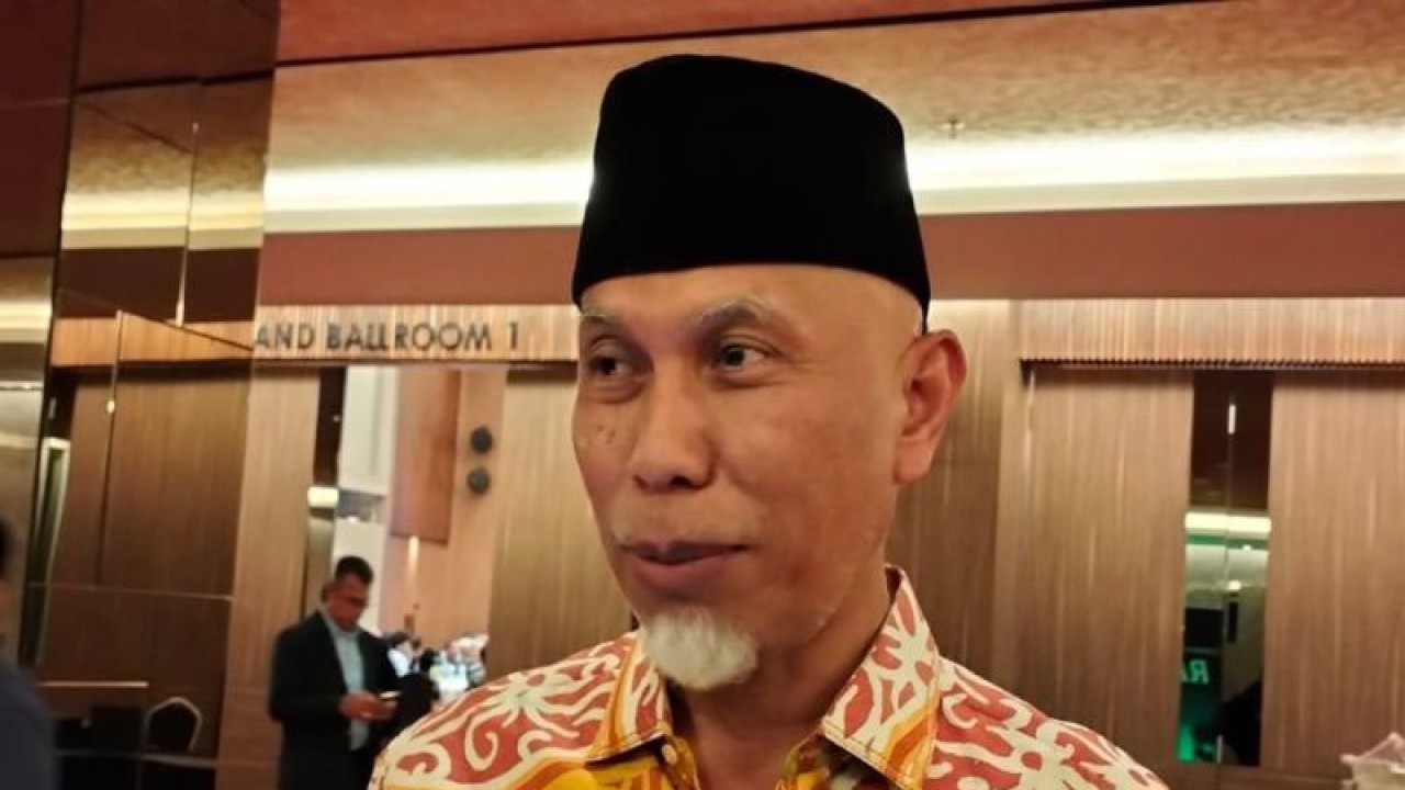 Gubernur Provinsi Sumatera Barat (Sumbar) Mahyeldi. ANTARA/Muhammad Zulfikar.
