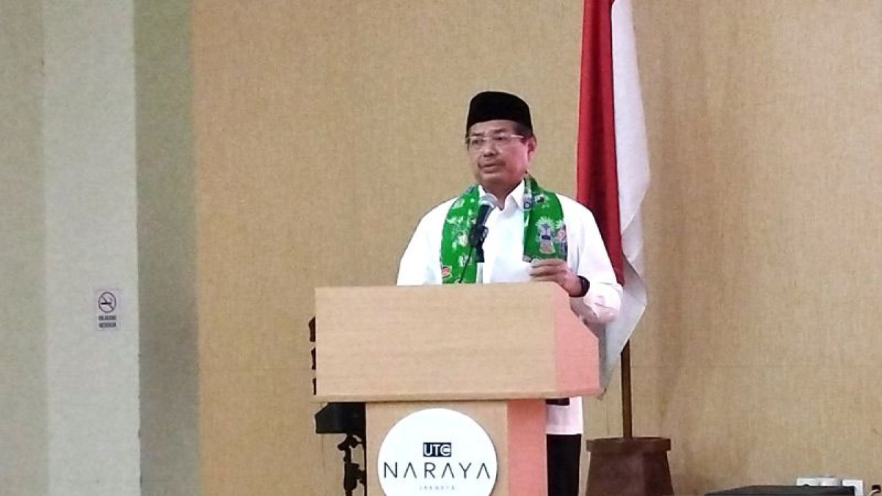 Deputi Gubernur DKI Jakarta Bidang Budaya dan Pariwisata Marullah Matali menyampaikan sambutannya dalam kegiatan Seminar Halal 2023 di Jakarta Timur, Selasa (24/10/2023). ANTARA/Nabil Ihsan.