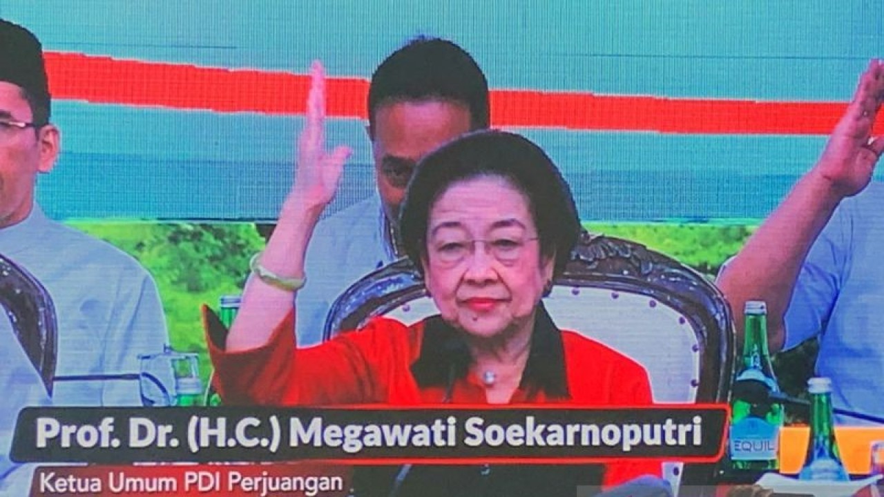 Ketua Umum PDI Perjuangan Megawati Soekarnoputri yang mengumumkan bakal cawapres pendamping Ganjar Pranowo di Kantor DPP PDIP, Jakarta, Rabu (18/10/2023). ANTARA/Mario S Nasution/am. (ANTARA/Mario Sofia Nasution)