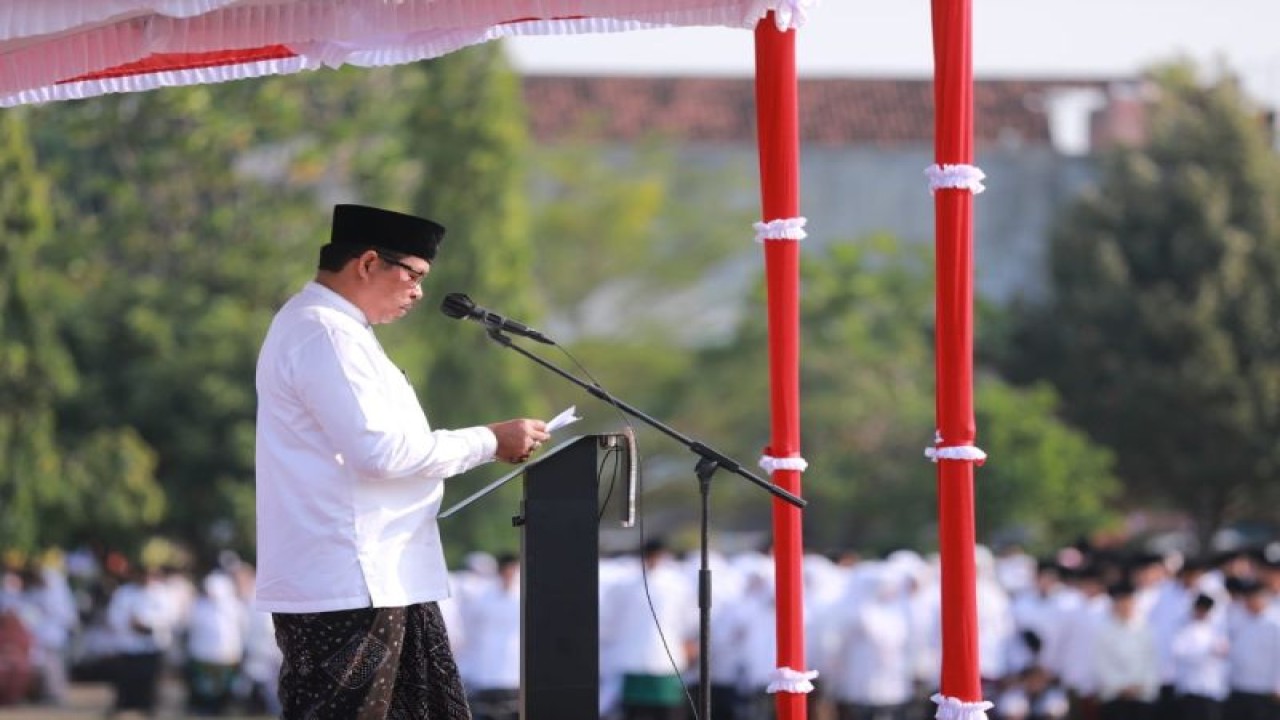 Penjabat Gubernur Jawa Tengah Nana Sudjana. (ANTARA/HO-Humas Pemprov Jateng)