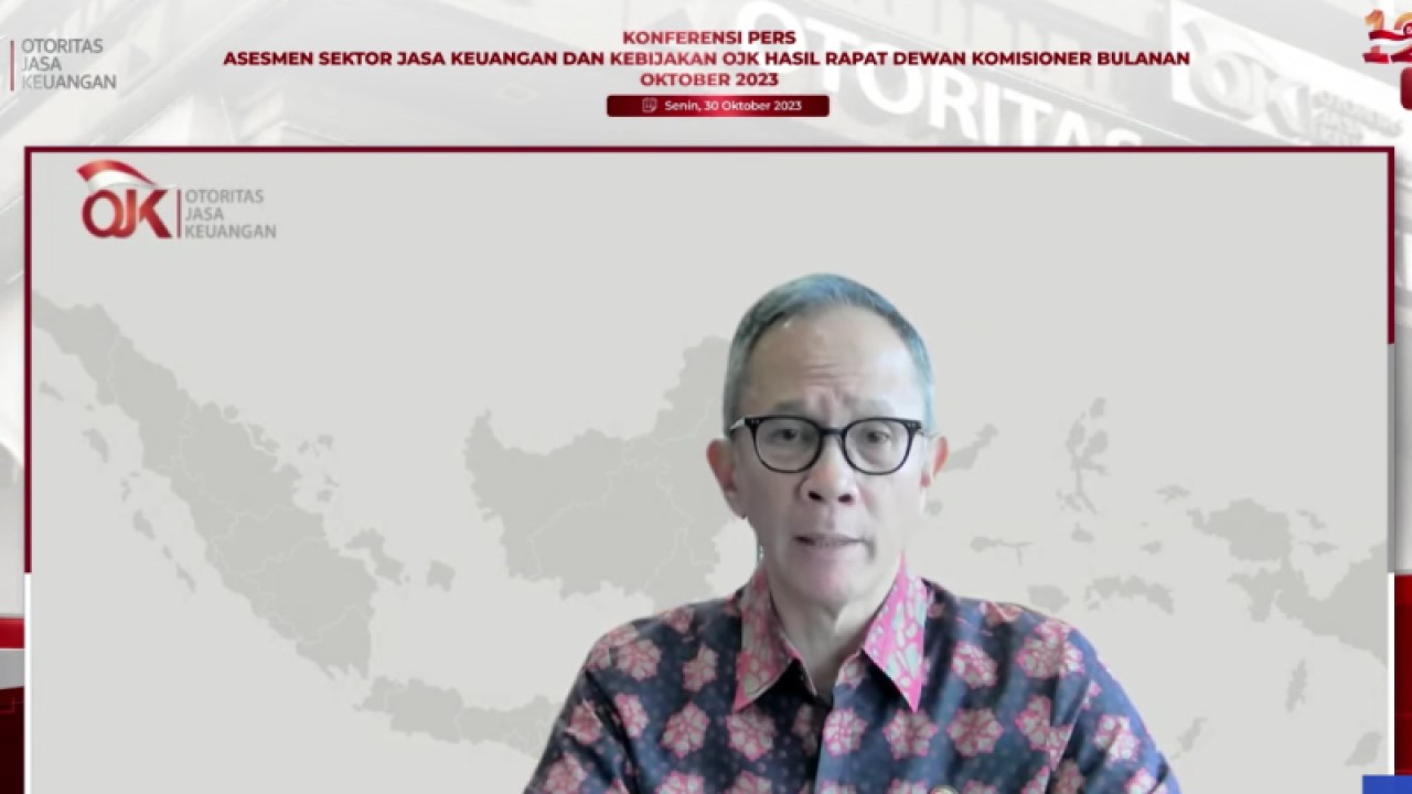 Tangkapan layar Ketua Dewan Komisioner Otoritas Jasa Keuangan (OJK) Mahendra Siregar dalam konferensi pers Rapat Dewan Komisioner Bulanan (RDKB) OJK Oktober 2023 di Jakarta, Senin (30/10/2023). ANTARA/ Muhammad Heriyanto.