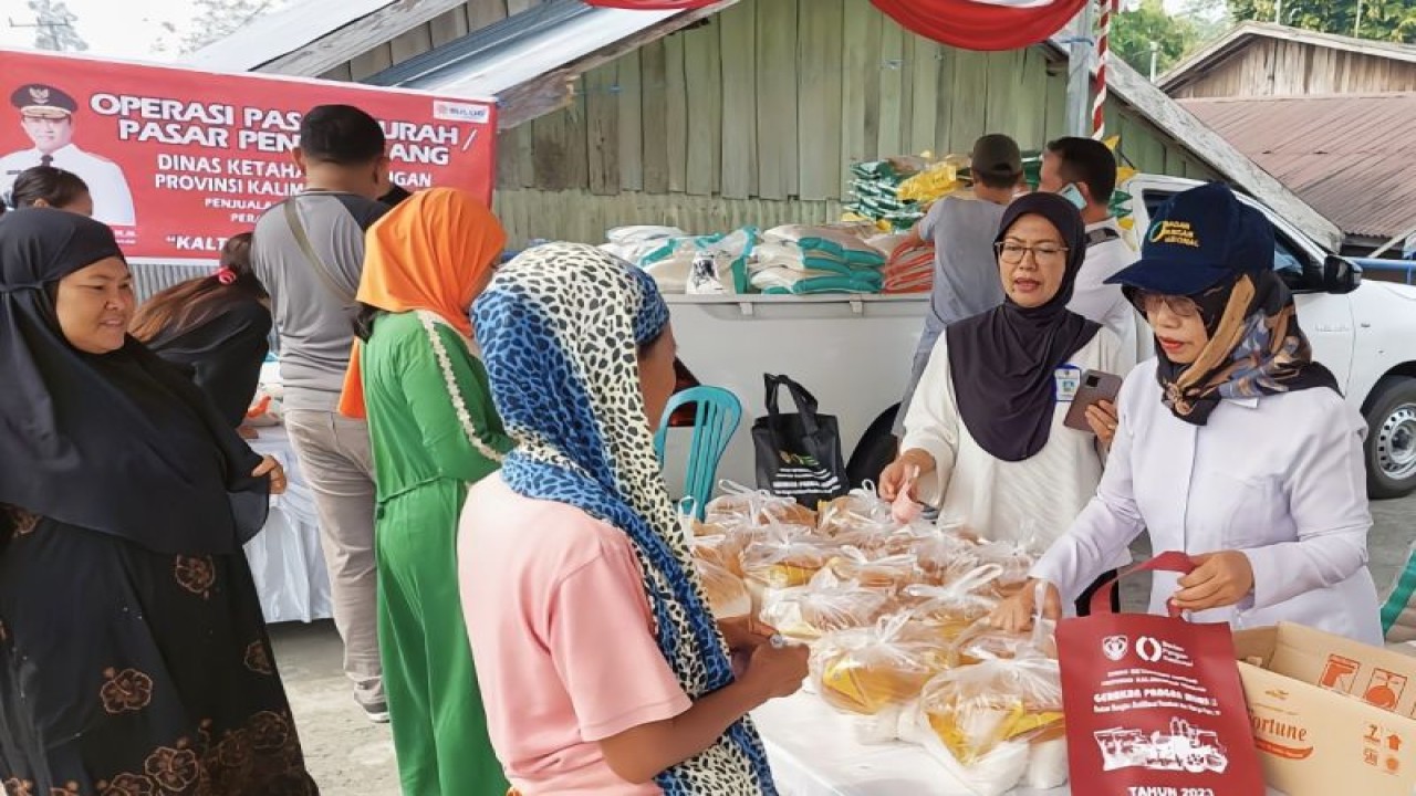 Gerakan Pangan Murah di Kelurahan Bereng Bengkel, Kecamatan Sebangau, Palangka Raya, Rabu (11/10/2023). (ANTARA/HO-Dishanpang Kalteng)