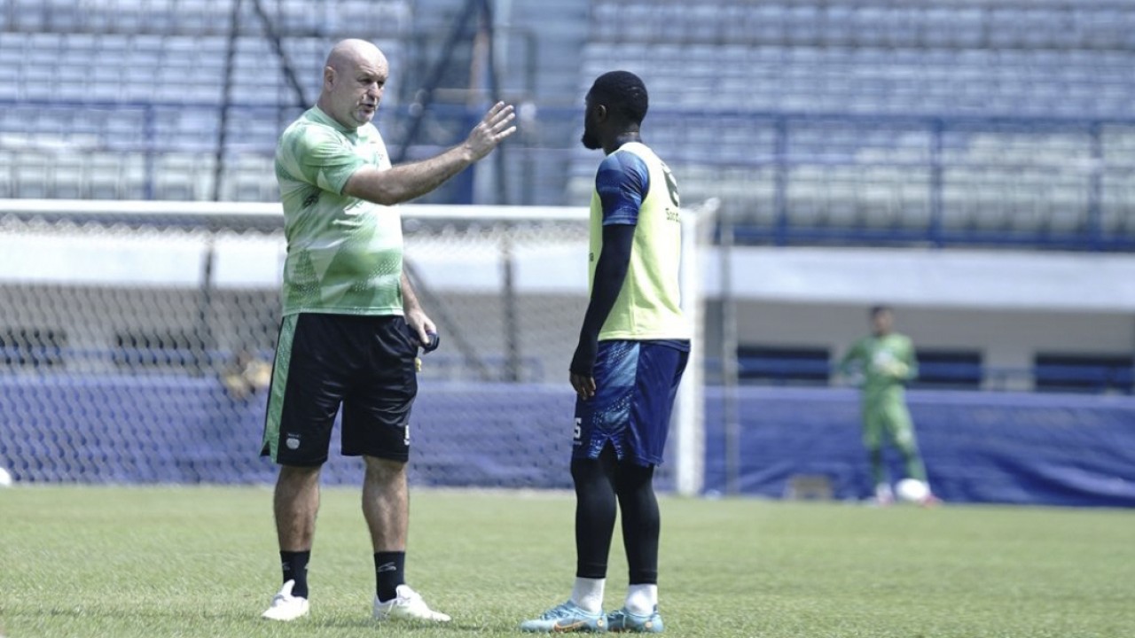 Pelatih Persib Bojan Hodak