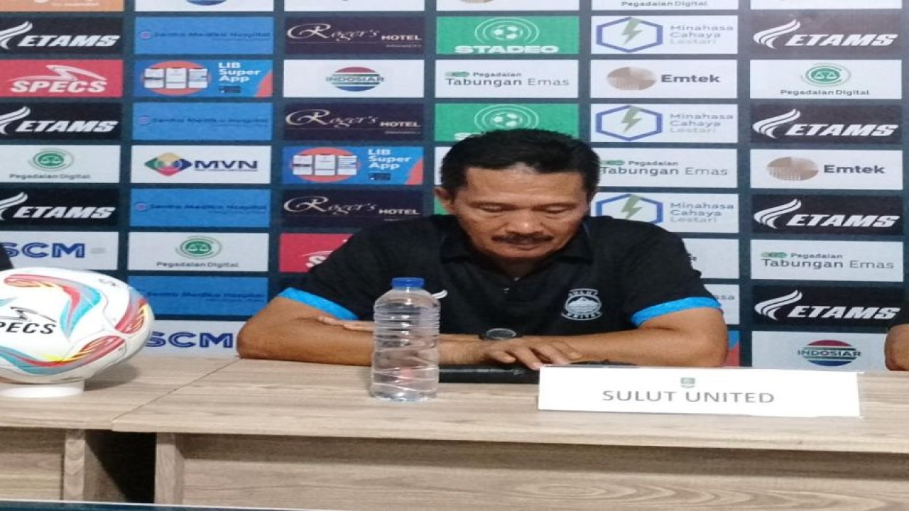 Pelatih Sulut United Jaya Hartono. ANTARA/Jorie Darondo (1)