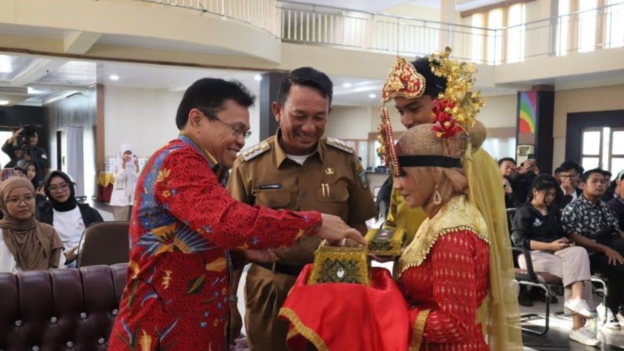 Pembukaan Kemah Budaya Kaum Muda (KBKM) 2023 di Belitung Timur, Rabu (11/10) (ANTARA/Ahmadi)