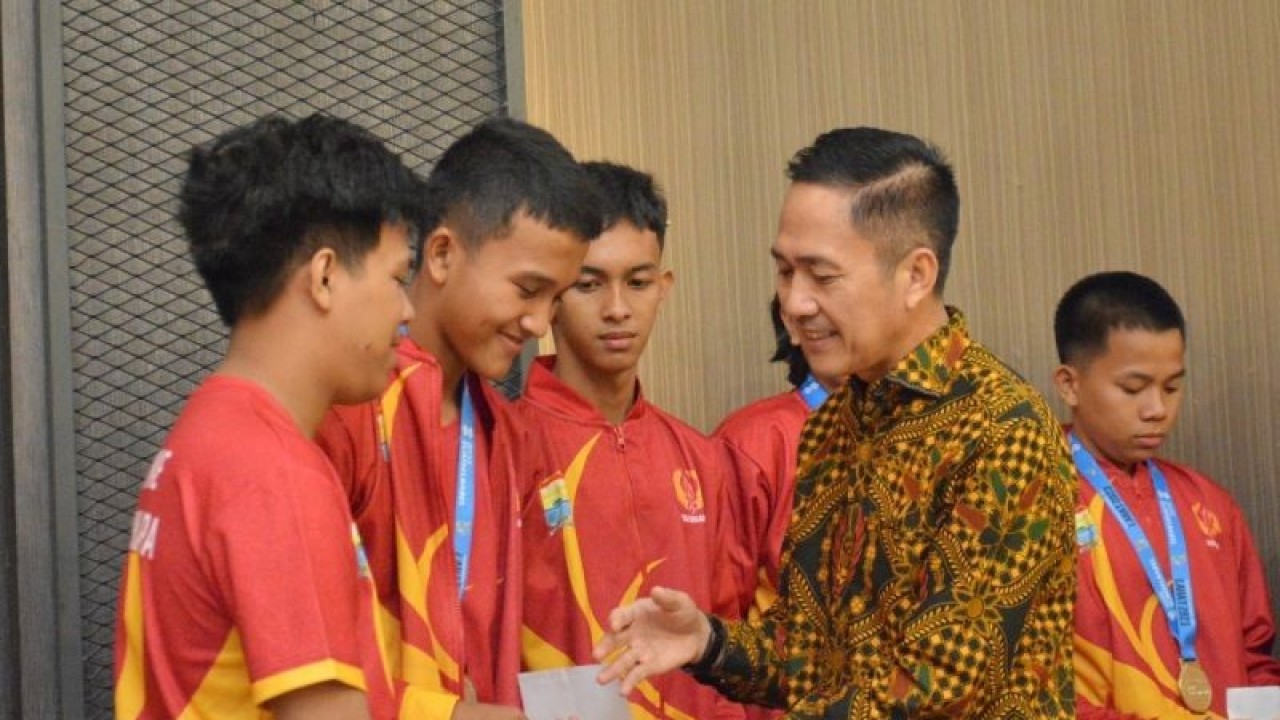 Pemerintah Kota (Pemkot) Palembang memberikan apresiasi ke puluhan atlet taekwondo yang telah mengharumkan nama kota Palembang di kejuaraan Pekan Olahraga tingkat Provinsi (Porporv) di lahat Sumatera Selatan 2023. (Antara - HO - Kominfo Palembang)