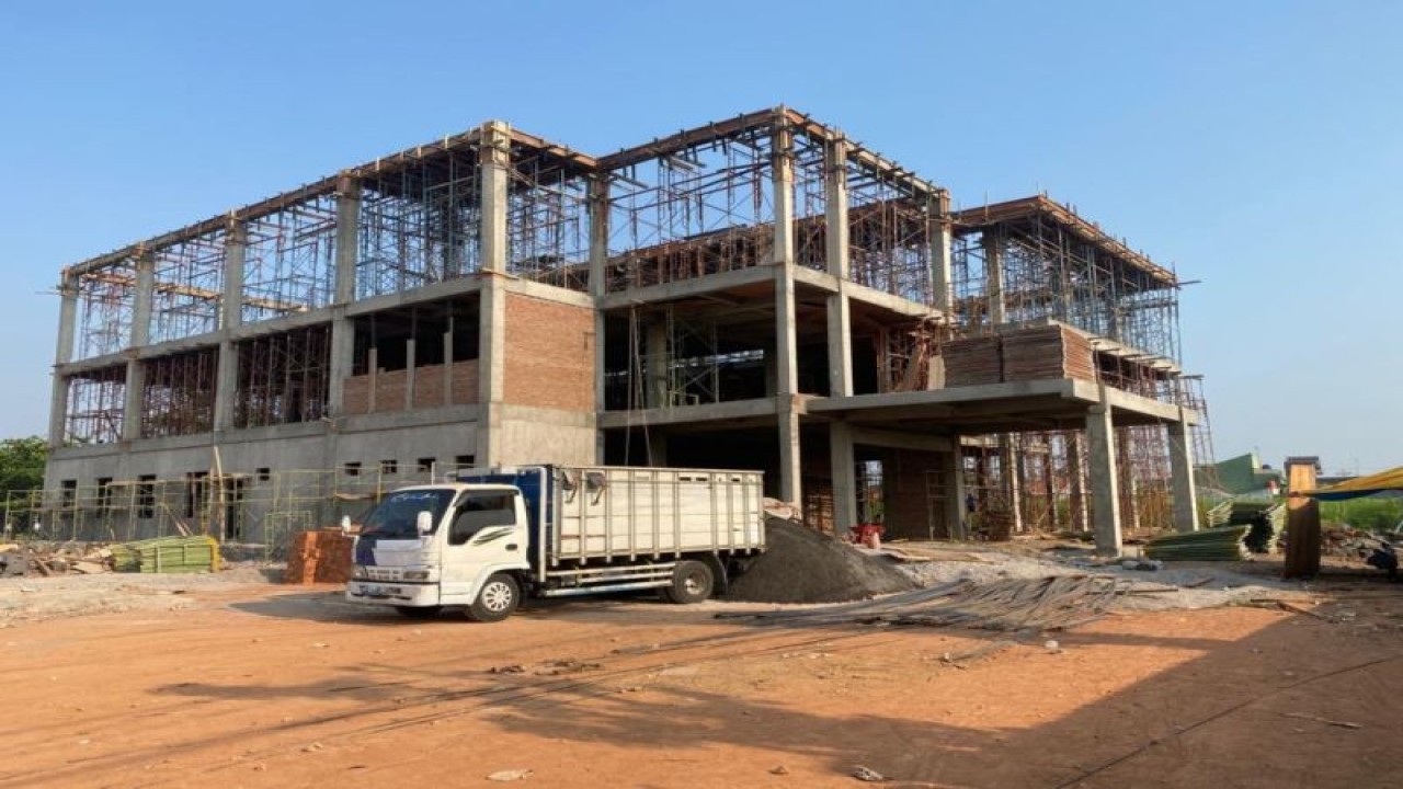 Progres pembangunan gedung perpustakaan daerah, yang dibangun Pemerintah Kota Pekalongan, Jateng, dengan menggunakan Dana Alokasi Fisik 2023 senilai Rp9,7 miliar. ANTARA/HO-Humas Kota Pekalongan