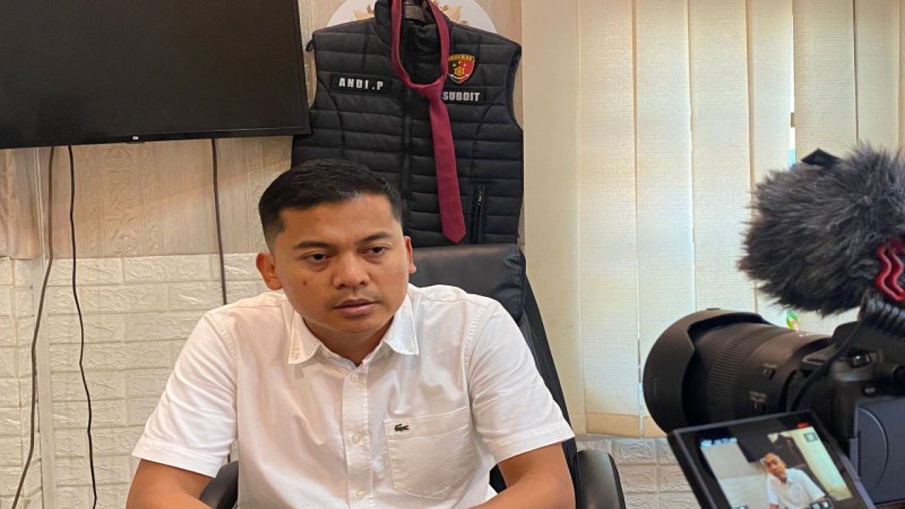 Kasubdit Cyber Crime Ditreskrimsus Polda Jambi Kompol Andi Purwanto di Jambi, Kamis (12/10/2023). (ANTARA/HO-Polda Jambi)