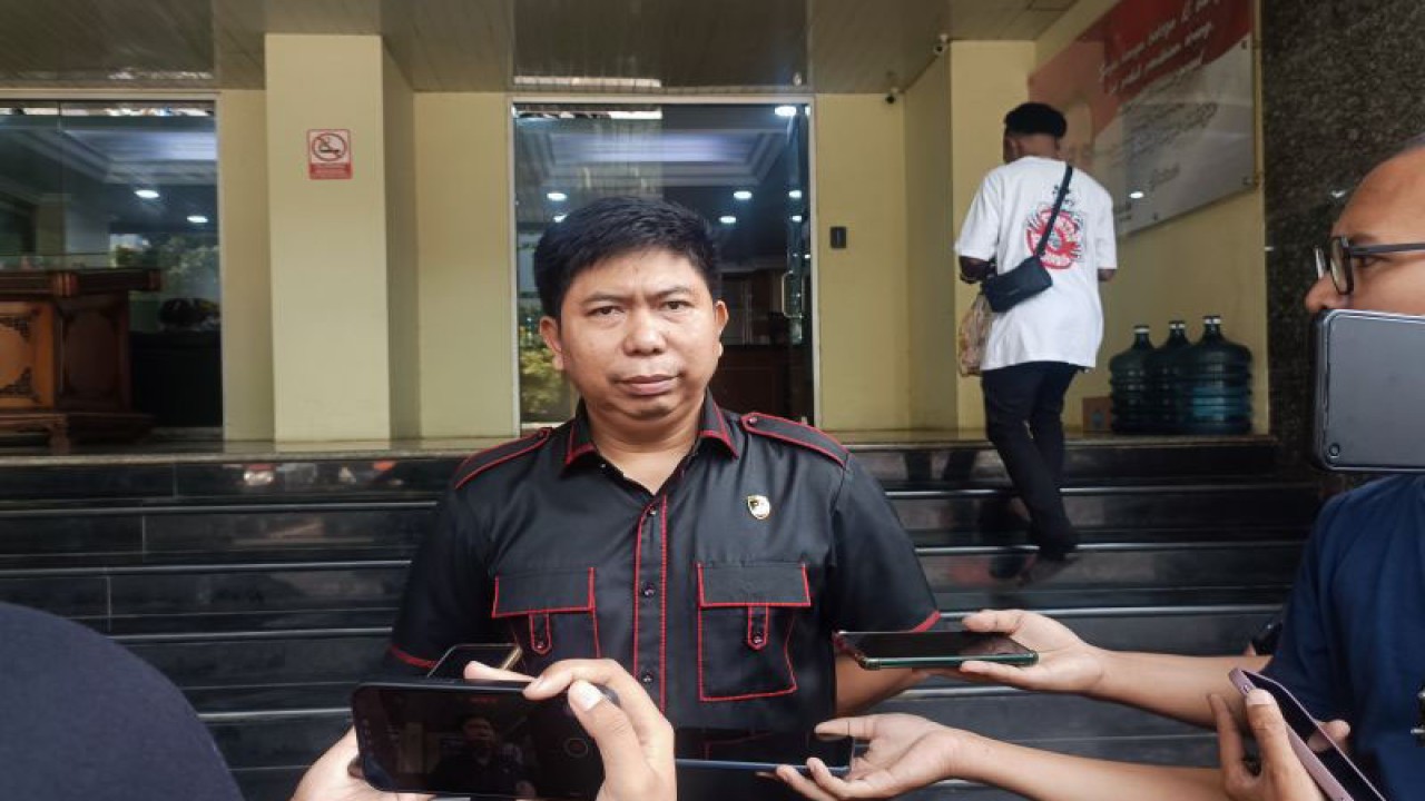 Kasubdit 4 Jatanras Ditreskrimum Polda Metro Jaya AKBP Samian saat diwawancarai di Polda Metro Jaya, Selasa (31/10/2023). ANTARA/Ilham Kausar