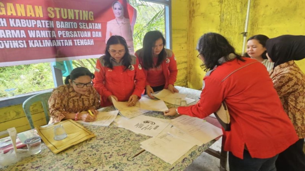 Foto Arsip - Dislutkan Kalteng monitoring di Posyandu Akasia Barsel. (ANTARA/HO-Dislutkan Kalteng)