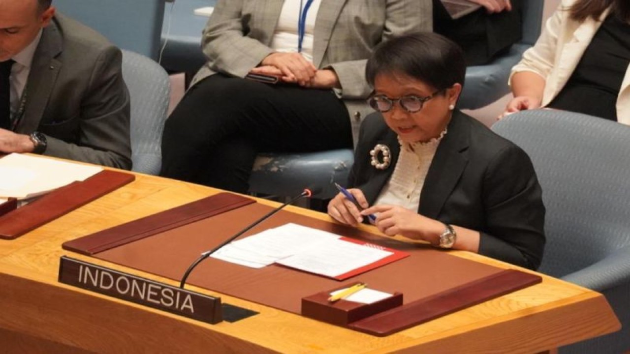Menteri Luar Negeri RI Retno Marsudi berbicara dalam "High-Level Open Debate" Dewan Keamanan PBB mengenai situasi di Timur Tengah, yang berlangsung di New York pada Selasa (24/10/2023). (ANTARA/HO-Kemlu RI)