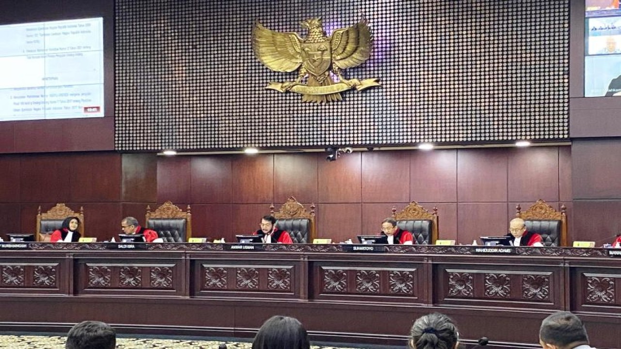 Sidang pengucapan putusan/ketetapan di Gedung Mahkamah Konstitusi (MK) RI, Jakarta, Senin (16/10/2023). ANTARA/Fath Putra Mulya