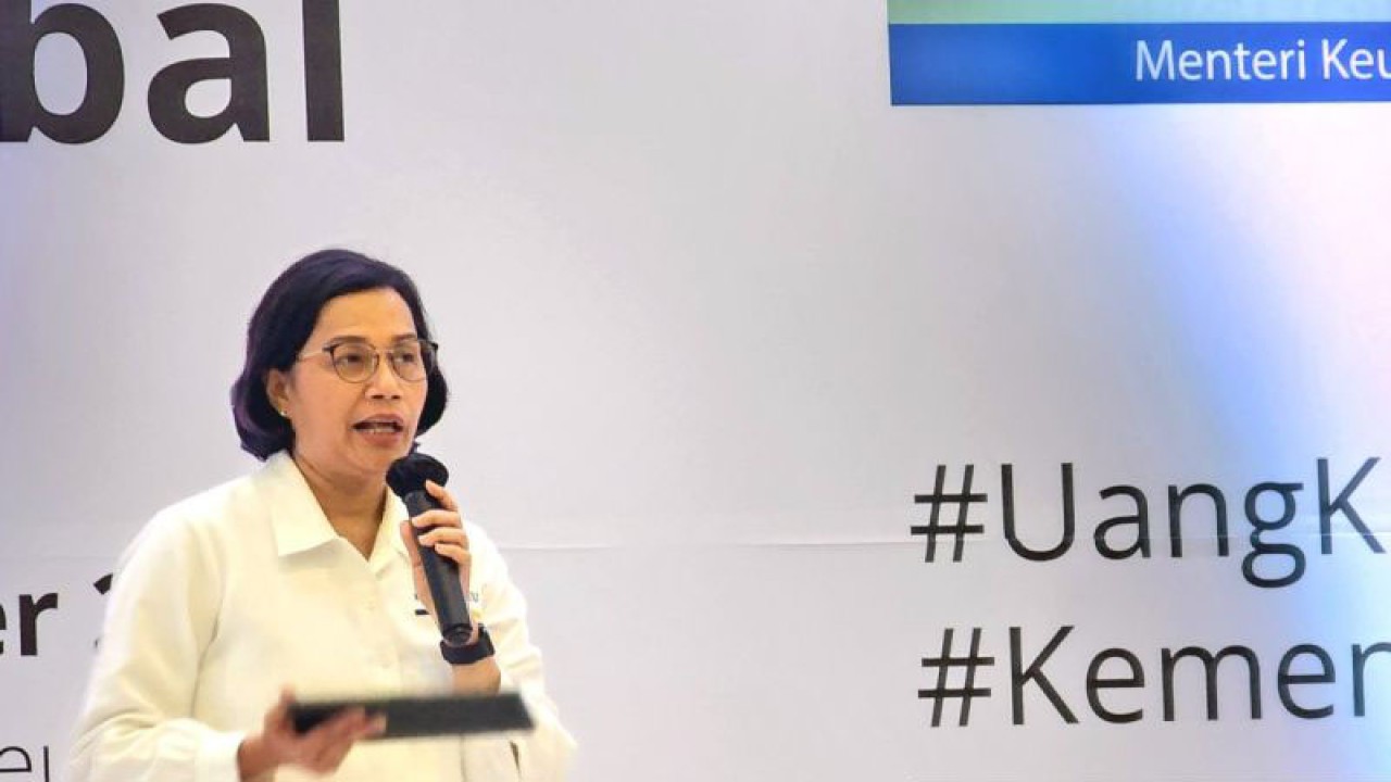 Menteri Keuangan Sri Mulyani Indrawati memberukan kuliah umum di Undip Semarang, Senin. (ANTARA/I.C. Senjaya)