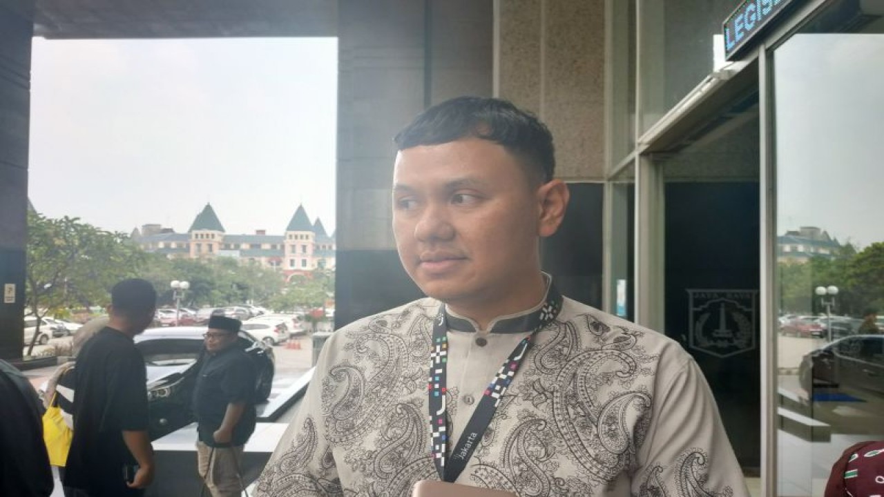 Kepala Suku Dinas Suku Dinas Perindustrian, Perdagangan, Koperasi, Usaha Kecil dan Menengah (Sudin PPKUKM) Jakarta Barat, Iqbal Idham Ramid. ANTARA/Risky Syukur