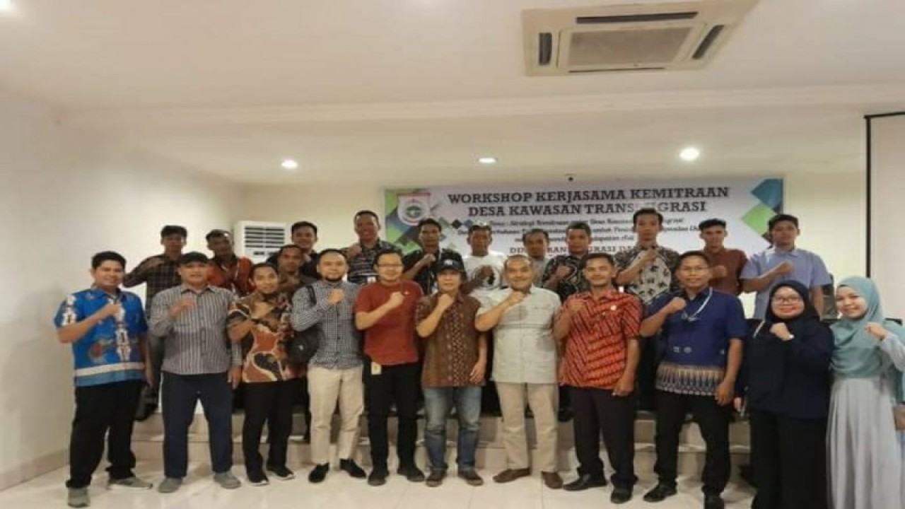 Workshop kerja sama kemitraan desa kawasan transmigrasi Sulbar yang digelar Dinas Transmigrasi Provinsi Sulbar. (ANTARA/HO/Diskominfo Sulbar)