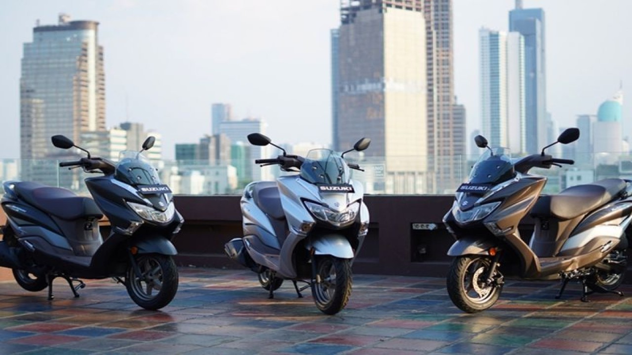 PT Suzuki Indomobil Sales menghadirkan beragam lini produk unggulan pada gelaran Indonesia Motorcycle Show 2023 sejak 25-29 Oktober di ICE BSD City, Tangerang. (ANTARA/HO/PT SIS)