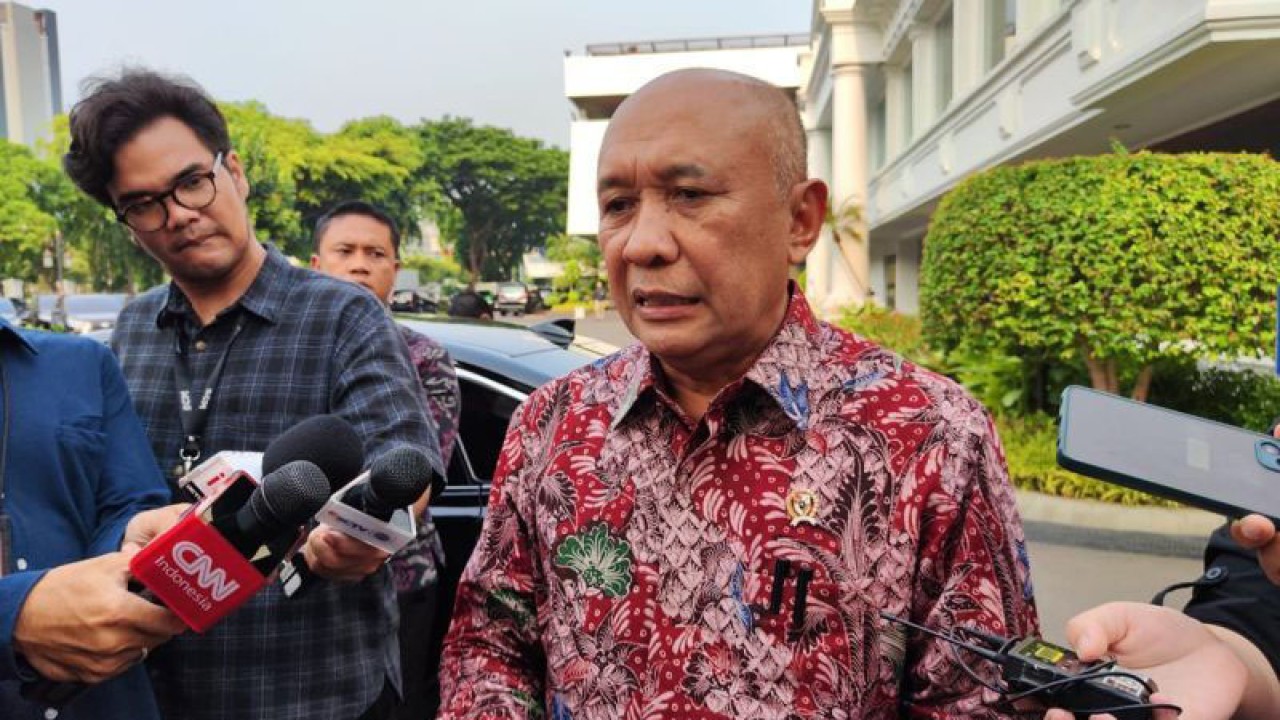 Menteri Koperasi dan UKM (Menkop UKM) Teten Masduki saat ditemui di Istana Kepresidenan Jakarta, Selasa (3/10/2023). ANTARA/Mentari Dwi Gayati/aa.