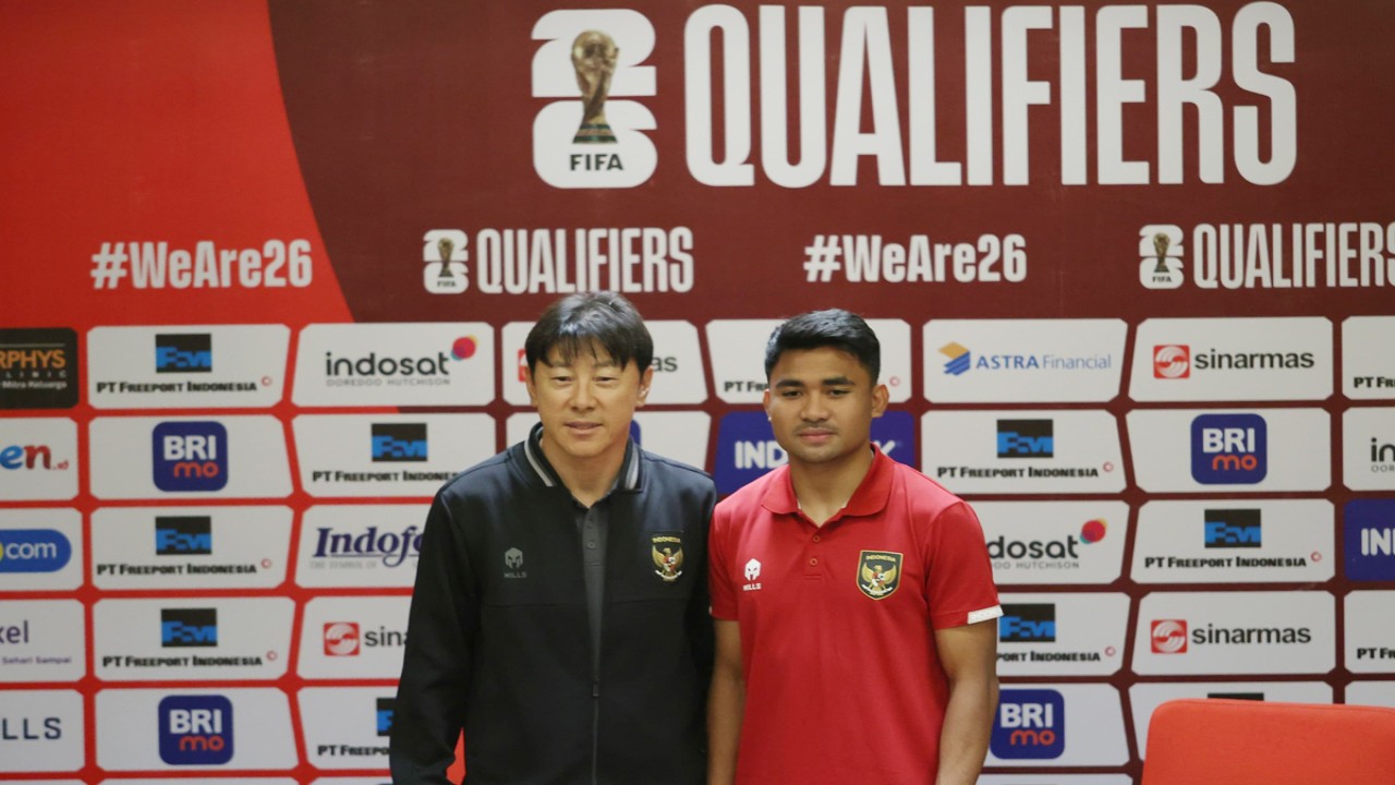 Pelatih Shin Tae Yong (STY) dan Kapten Timnas Asnawi Mangkualam (dok. pssi.org)