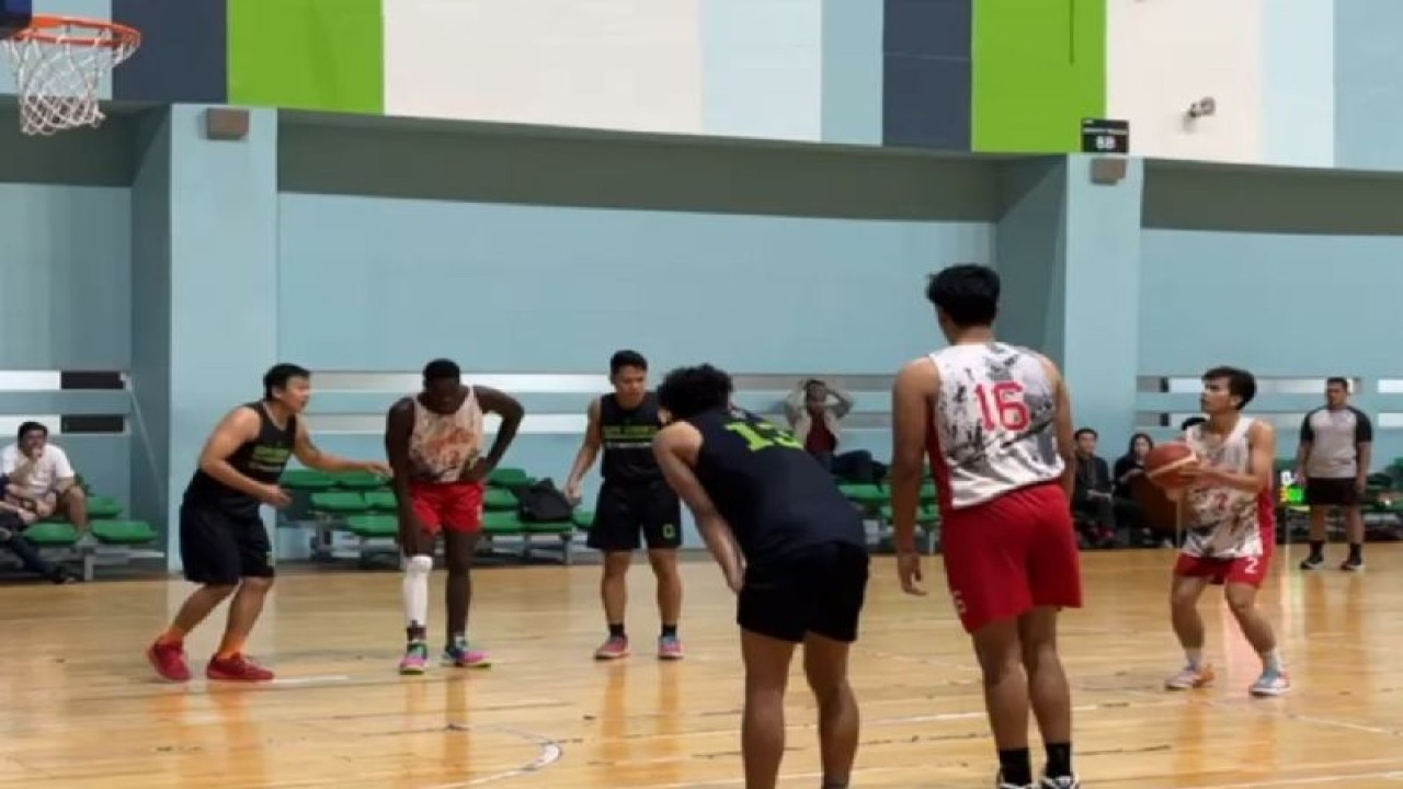 Timnas Indonesia Elit yang berisi pemain muda sudah melakukan latihan selama seminggu penuh di GBK Arena Senayan Jakarta. ANTARA/HO-Perbasi