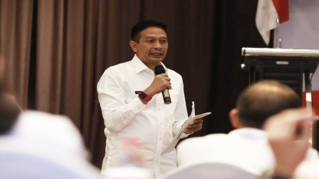 Penjabat (Pj) Wali Kota Malang Wahyu Hidayat pada saat memberikan pengarahan dalam High Level Meeting Tim Pengendali Inflasi Daerah (TPID) Kota Malang, di Kota Malang, Jawa Timur, Rabu (11/10/2023). ANTARA/HO-Prokopim Setda Kota Malang.