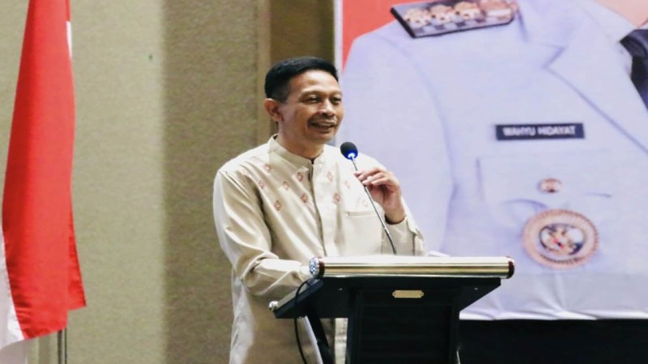 Pj Wali Kota Malang Wahyu Hidayat saat memberikan pengarahan dalam Sosialisasi Penerapan Kartu Kredit Pemerintah Daerah (KKPD) di Lingkungan Pemerintah Kota Malang, di Kota Malang, Jawa Timur, Selasa (24/10/2023). ANTARA/HO-Prokopim Setda Kota Malang.