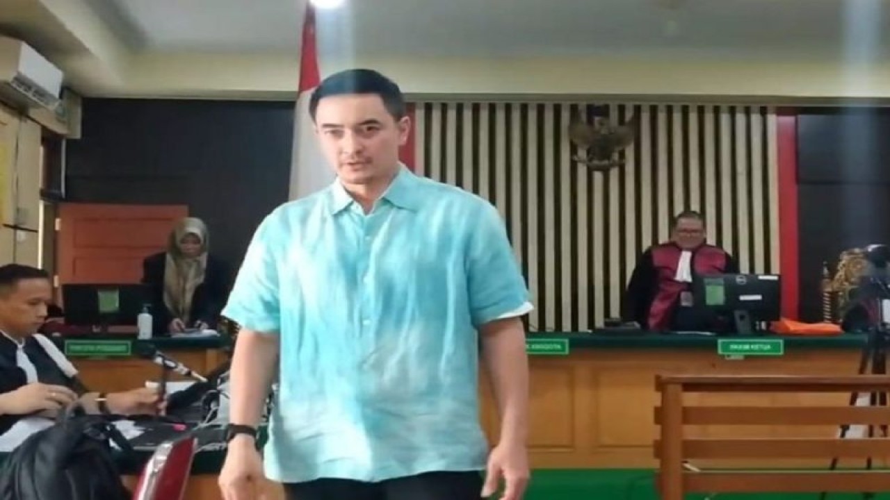 Bekas Gubernur Jambi, Zumi Zola, saat bersaksi dipersidangan di Pengadilan Tipikor Jambi. ANTARA/HO