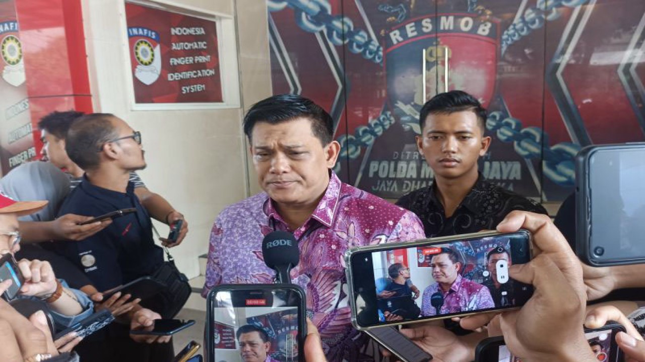 Dirreskrimsus Polda Metro Jaya Kombes Pol Ade Safri Simanjuntak saat ditemui di Polda Metro Jaya, Jumat (3/11/2023). ANTARA/Ilham Kausar