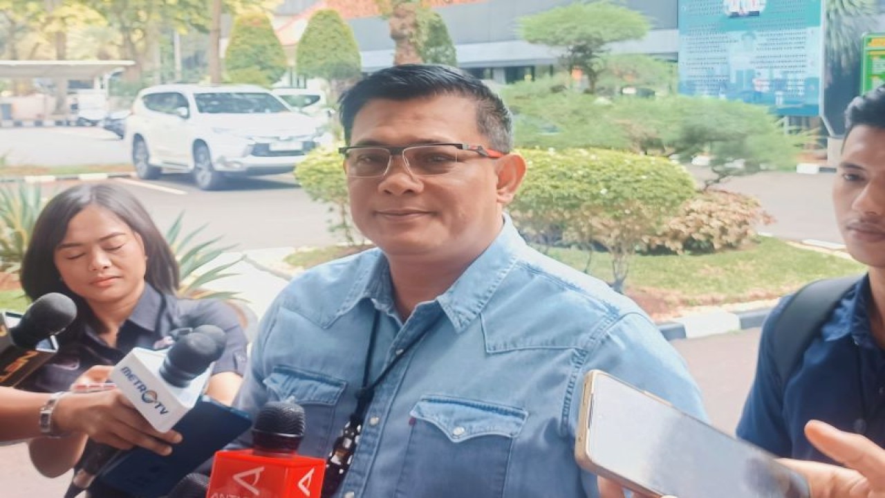 Dirreskrimsus Polda Metro Jaya Kombes Pol Ade Safri Simanjuntak saat ditemui di Polda Metro Jaya, Selasa (14/11/2023). ANTARA/Ilham Kausar