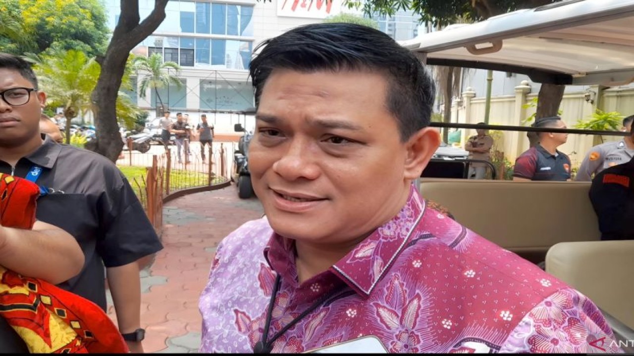 Dirreskrimsus Polda Metro Jaya Kombes Polisi Ade Safri Simanjuntak saat ditemui di Polda Metro Jaya, Jumat (17/11/2023). ANTARA/Ilham Kausar