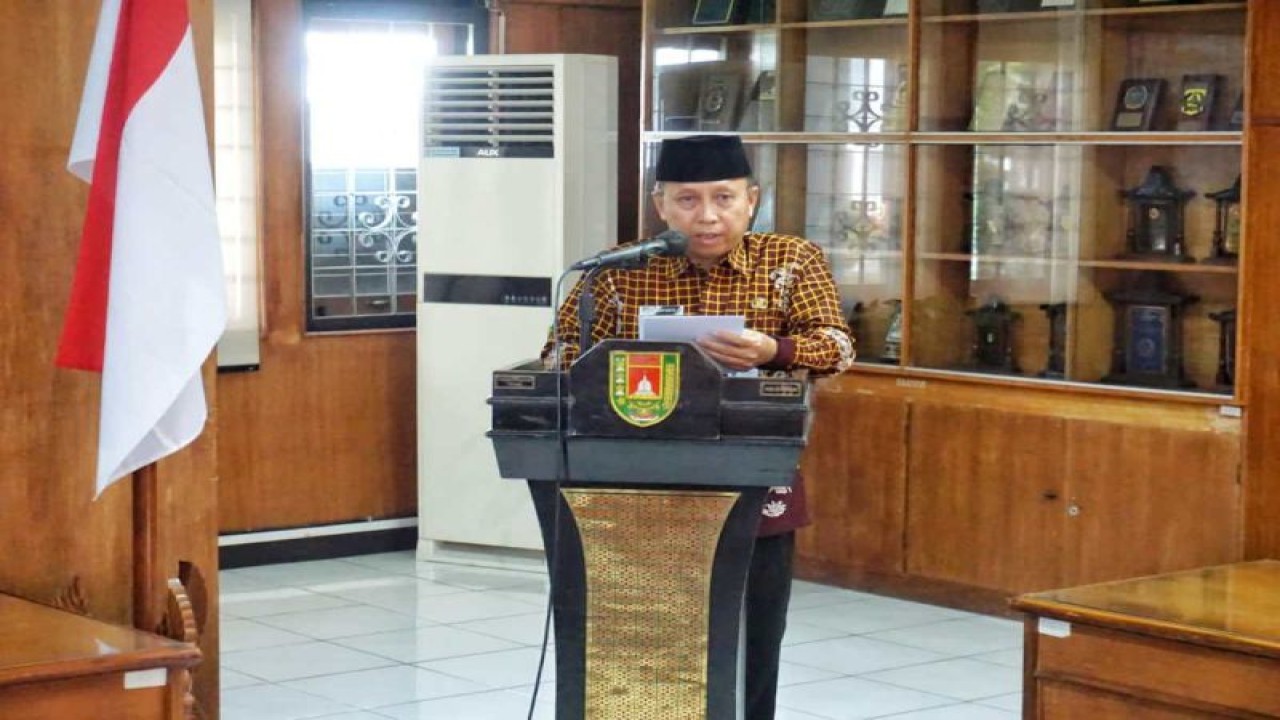 Sekda Kabupaten Magelang Adi Waryanto memeberi pengarakan kepada ASN kabupaten Magelang untuk netralitas di Magelang, Jumat ( 3/11/2023). ANTARA/HO-Bagian Prokompim Kabupaten Magelang
