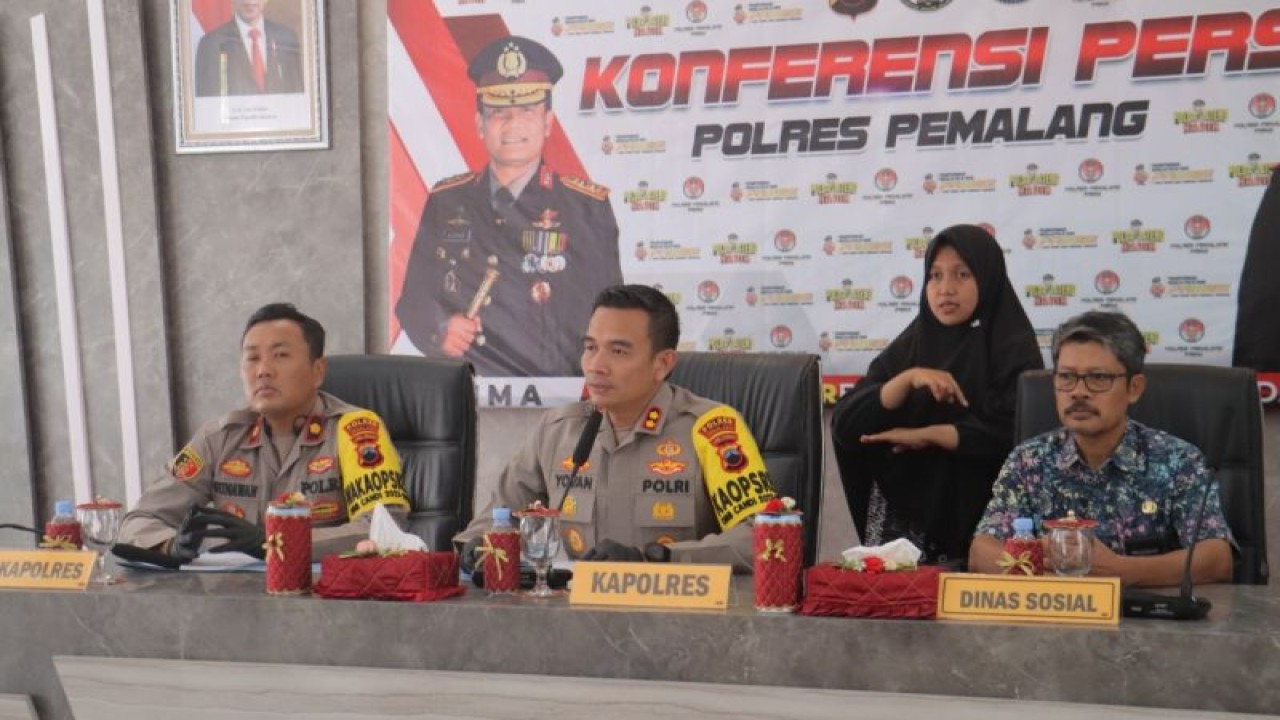 Kapolres Pemalang AKBP Yovan Fatika Handhiska Aprilaya saat memberikan keterangan kasus perkelahian antarpelajar di Pemalang, Rabu (8/11/2023). ANTARA/HO-Humas Polres Pemalang
