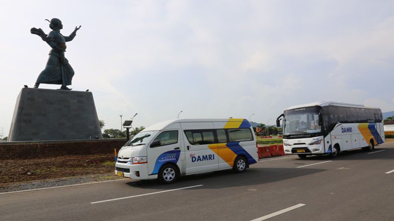 Angkutan Damri di Kawasan Strategis Pariwisata Nasional (KSPN). ANTARA/HO-Ditjen Pehubungan Darat Kemenhub.
