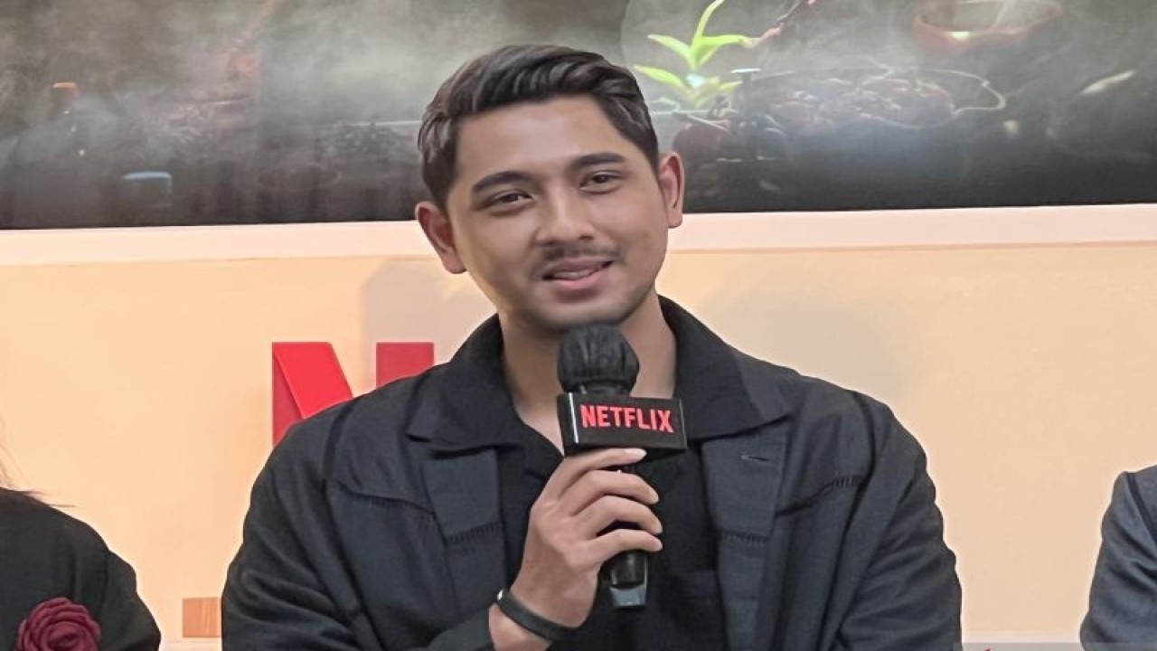 Aktor Arya Saloka dalam Konferensi Pers Gadis Kretek di Jakarta, Rabu (1/11/2023). ANTARA/Putu Indah Savitri