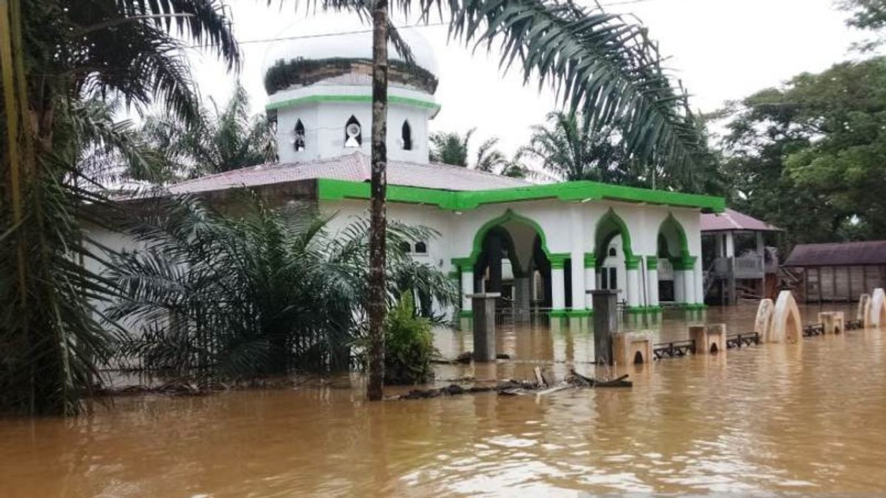Banjir melanda tiga kecamatan yang berada di wilayah Aceh Barat/ist 