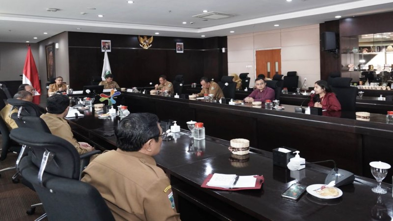 Rapat persiapan pelaksanaan Batu Shining Orchid Weeks 2023, di Balai Kota Among Tani, Kota Batu, Jawa Timur, Senin (27/11/2023). ANTARA/HO-Prokopim Setda Kota Batu.