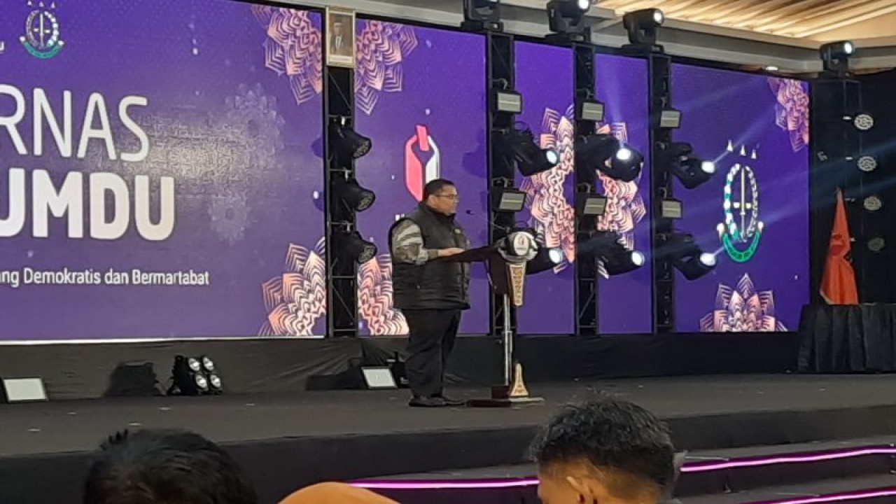 Ketua Bawaslu RI Rahmat Bagja di acara Rapat Koordinasi Nasional (Rakornas) Sentra Penegakan Hukum Terpadu (Gakkumdu) di Jakarta, Senin (27/11/2023). (ANTARA/Narda Margaretha Sinambela)