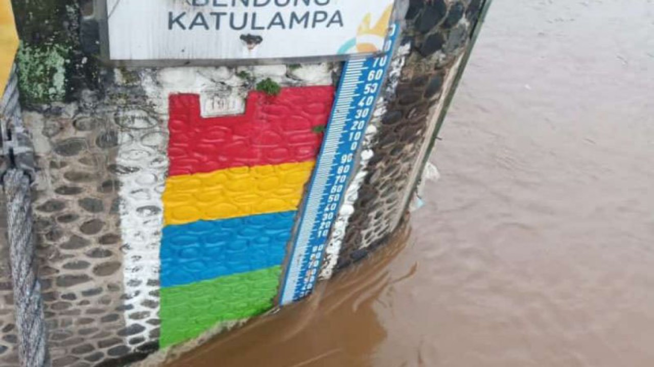 Ilustrasi-Pintu Air di Bendung Katulampa Kota Bogor (ANTARA/HO/Petugas Jaga Katulampa)