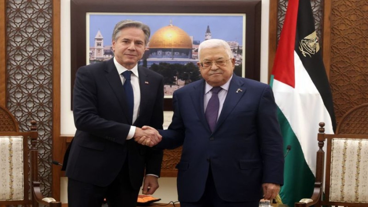 Menteri Luar Negeri Amerika Serikat Antony Blinken (kiri) dan Presiden Palestina Mahmoud Abbas (kanan). ANTARA/Xinhua/pri. (ANTARA/Xinhua)