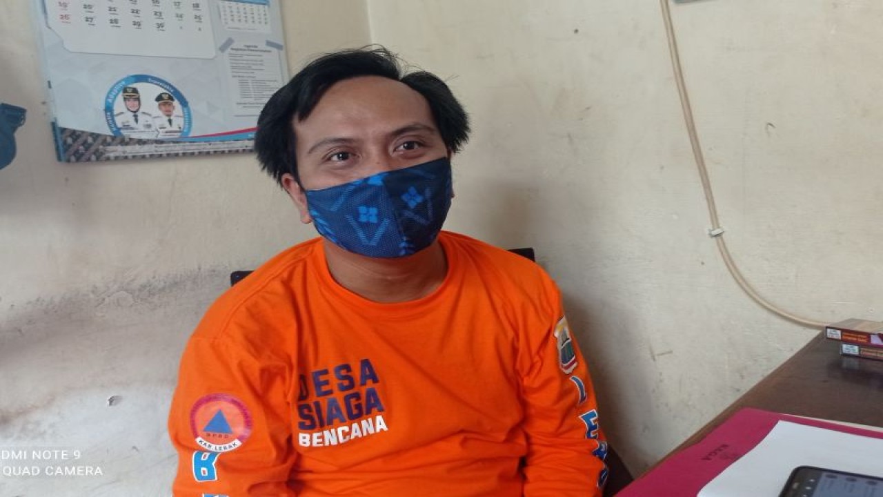 Kepala Seksi Kedaruratan dan Logistik BPBD Kabupaten Lebak Agust Reza Faisal. (ANTARA/Mansyur)