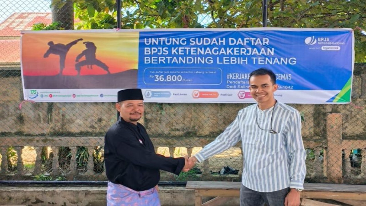 BPJS Ketenagakerjaan melindungi 95 orang atlet pencak silat dari Tanjab Barat, Selasa (7/11/2023). (ANTARA/HO-BPJS Ketenagakerjaan)