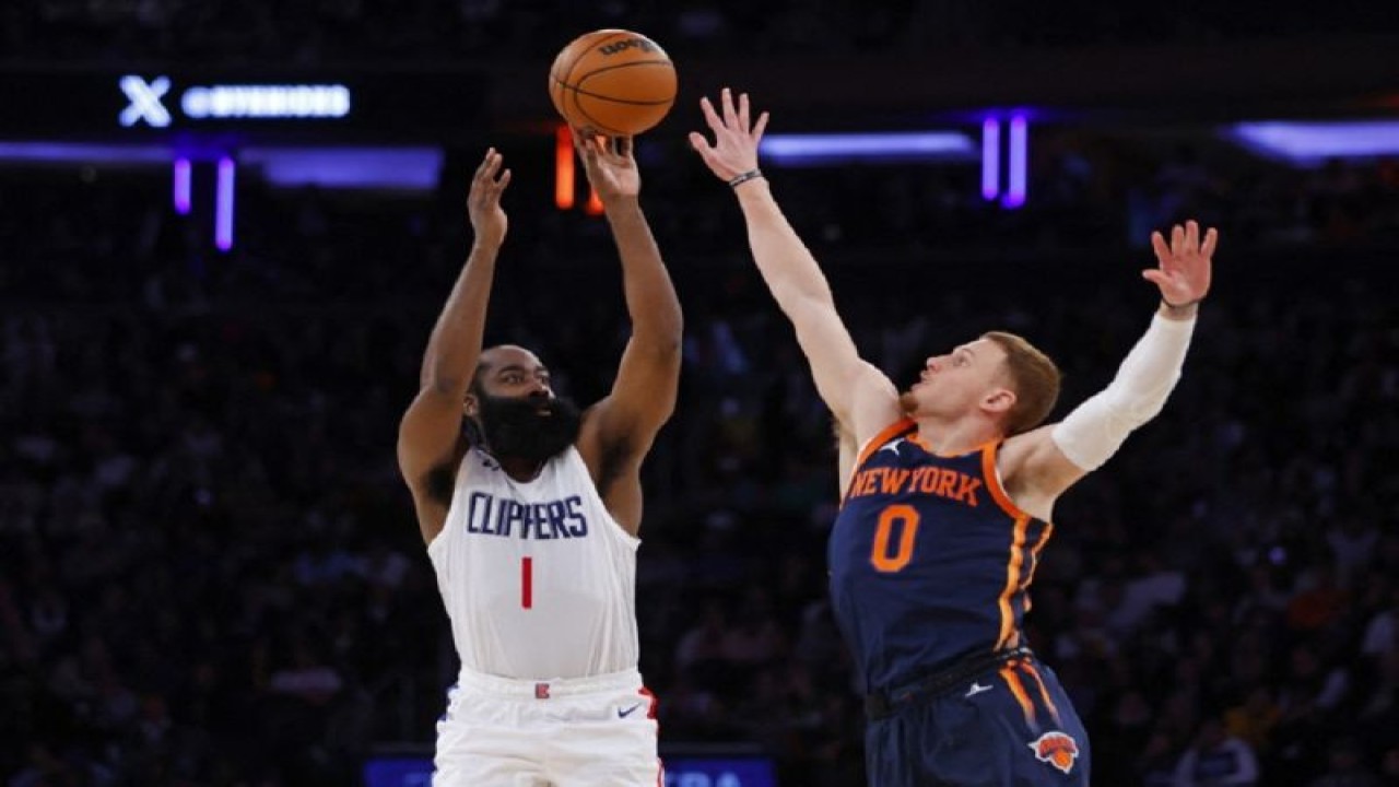 Debut James Harden bersama Los Angeles Clippers dimulai dengan kekalahan melawan New York Knicks. ANTARA/AFP