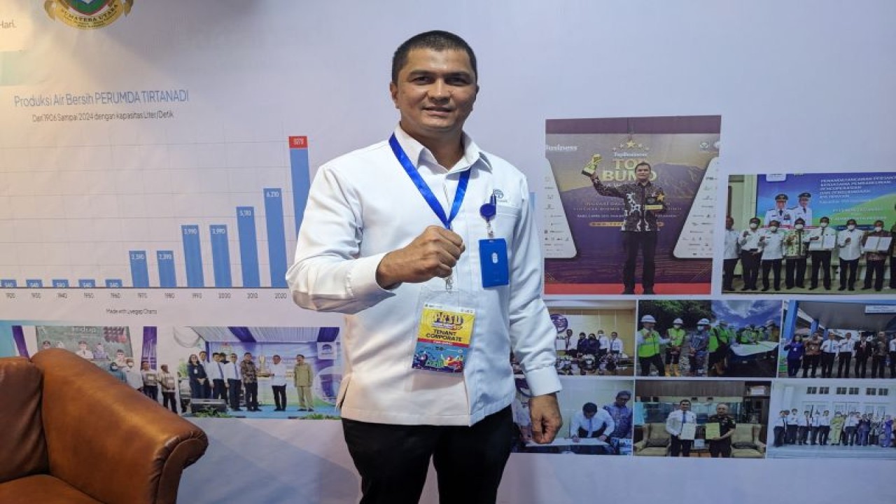 Direktur Utama Perumda Tirtanadi Kabir Bedi. (ANTARA/Michael Siahaan)