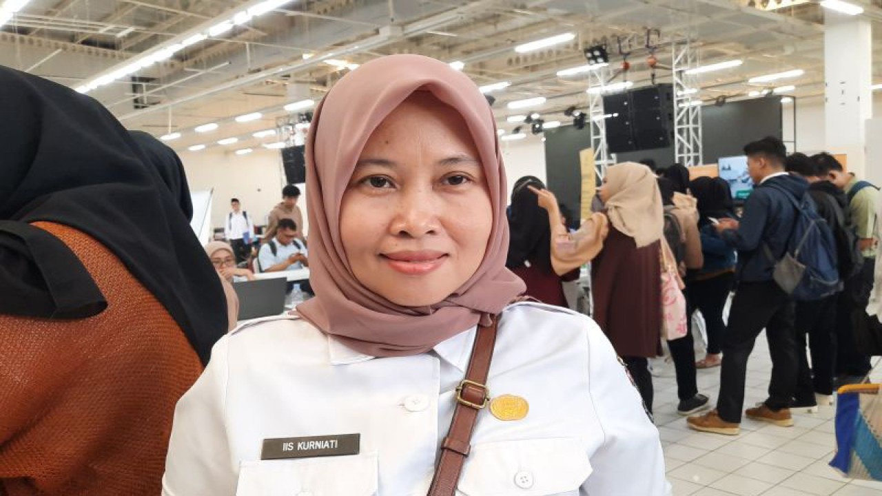 Kepala Bidang Penempatan dan Perluasan Kesempatan Kerja pada Disnaker Kabupaten Tangerang, Iis Kurniati (ANTARA/Azmi)